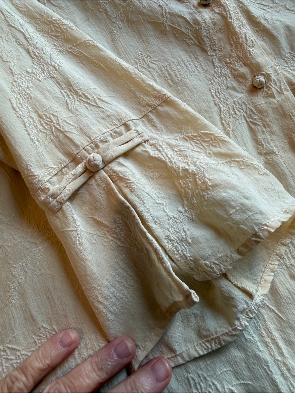 Citron Santa Monica 100% Silk Asian Inspired 3/4 Sleeve Blouse. Embossed. SZ M - Picture 9 of 9